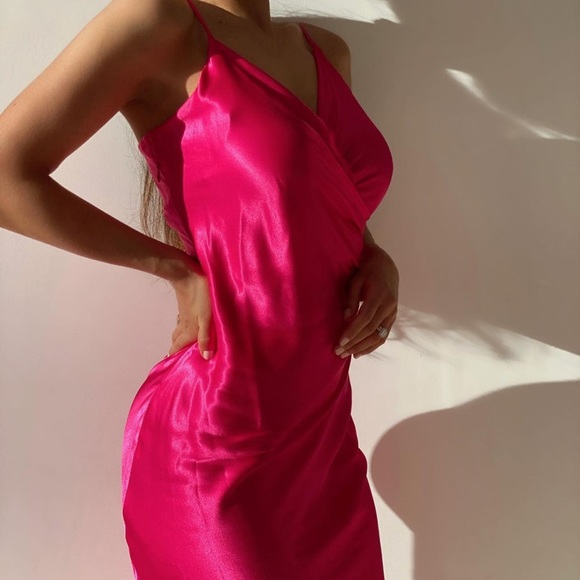 ZARA BLOGGERS FAV SATIN DRAPED DRESS PINK - Picture 13 of 14